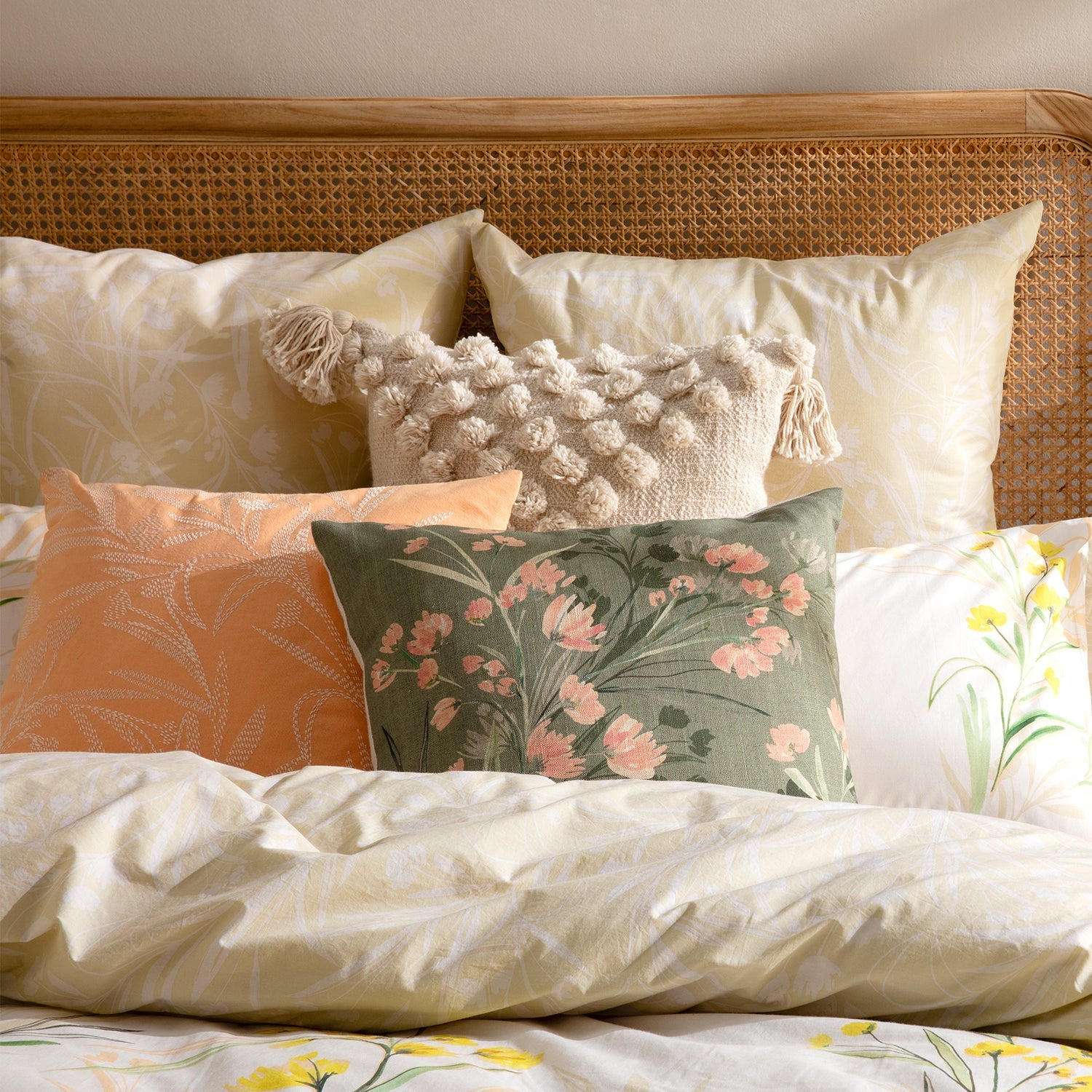 Goldie Cushion